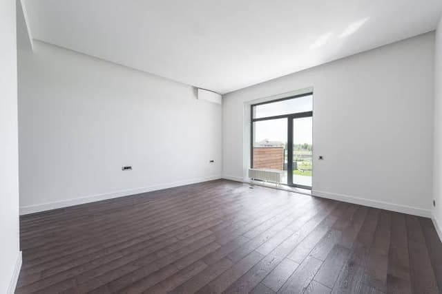 BEDROOM APARTMENT FOR RENT