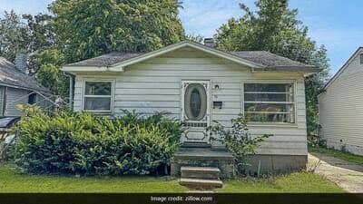 2-BEDROOM HOUSE FOR RENT