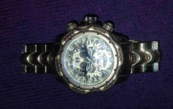 Elegant Pre-Owned Men’s Watch with Gold Finish